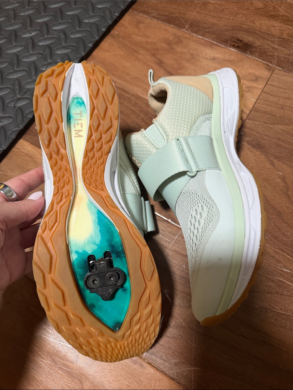 Tiem Cycling Shoes - Picture 2 of 3